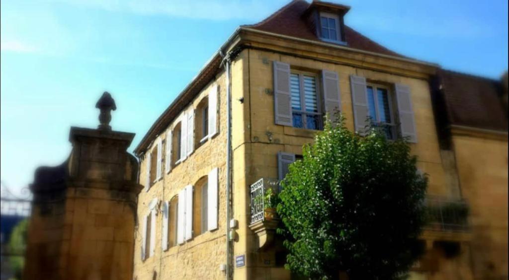 Cocon De Charme Au Pied De La Cite Wifi Et Linge Lägenhet Sarlat-la-Canéda Exteriör bild