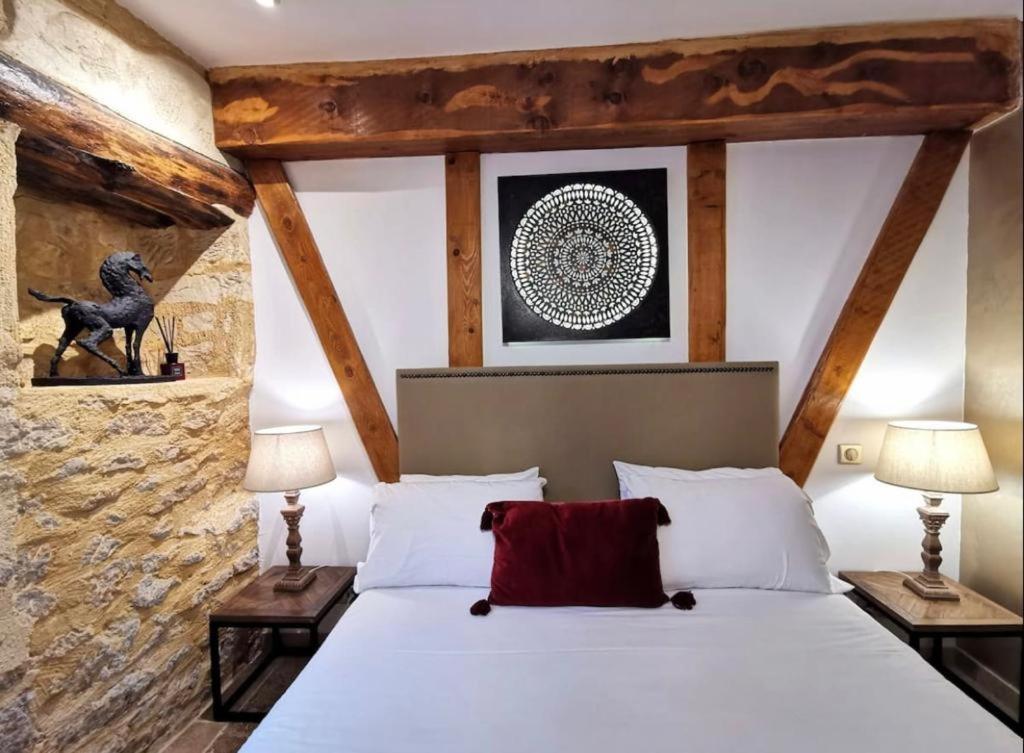 Cocon De Charme Au Pied De La Cite Wifi Et Linge Lägenhet Sarlat-la-Canéda Exteriör bild